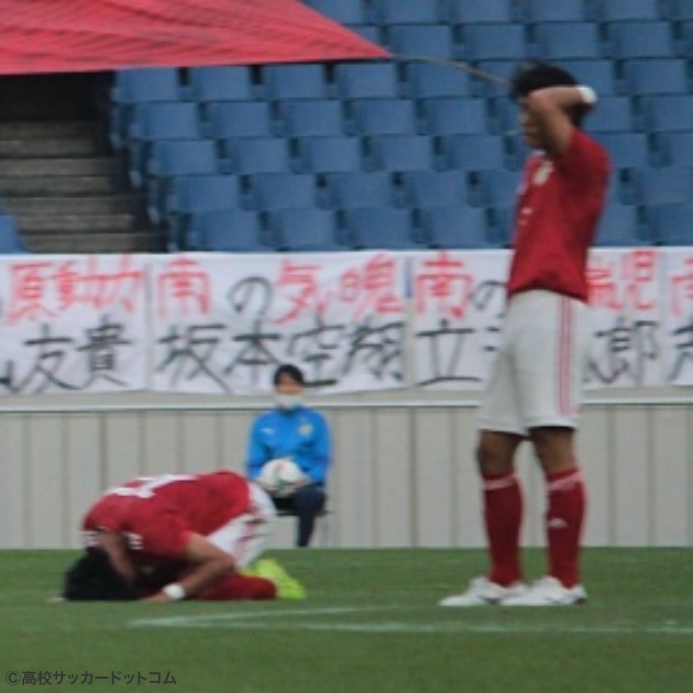 こんなに悔しい負けは初めて 決勝までたどり着いた彼らの労をねぎらいたい 浦和南 野崎正治監督が試合後に見せた涙 高校サッカードットコム