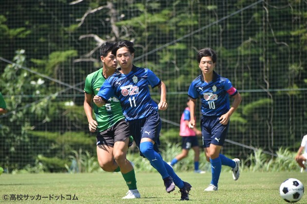 後半開始から再開の一戦は大津が前年度Vの昌平を5-0で撃破し準決勝進出