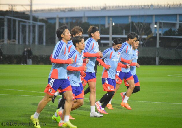 日本代表、合宿2日目 久保建英、南野拓実ら9選手が汗を流す | 高校