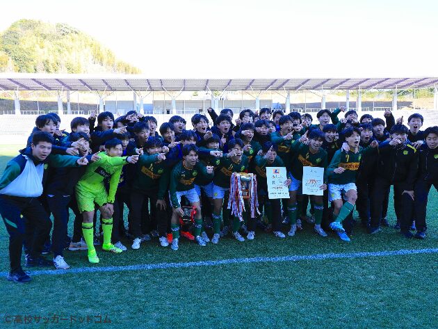 静岡学園、藤枝東を3-0で下し3連覇達成 | 高校サッカードットコム