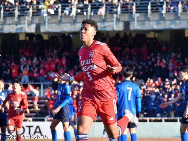選手権で明暗が分かれたU-17ワールドカップ出場したふたりの2年生DF