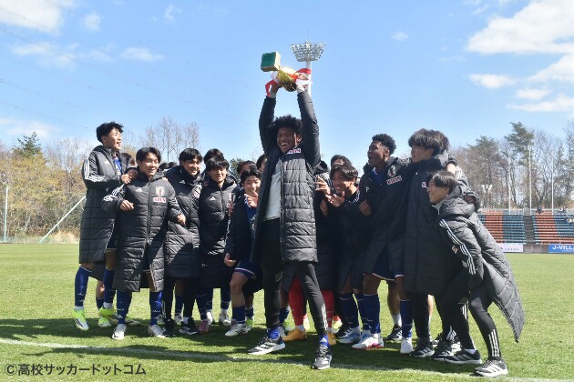U-18日本代表、U-17日本高校選抜を2-0で下しJ-VILLAGE CUPを制す