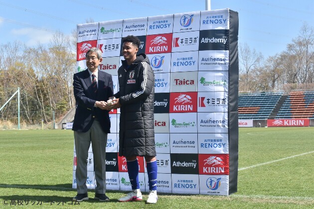 U-18日本代表、U-17日本高校選抜を下しJ-VILLAGE CUPを制す MVPはDF