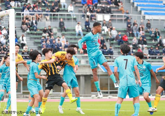 山梨学院と韮崎が全国に王手 | 高校サッカードットコム
