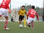 U-16日本代表仙台育英MF島野は複数人に囲まれてもキープ力の高さを見せ、明石のゴールをアシスト（写真＝小林健志）