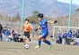 明桜キャプテンFW佐藤拓海(2年)は前線でボールのおさまりどころとなり、試合終盤藤山のゴールをアシスト